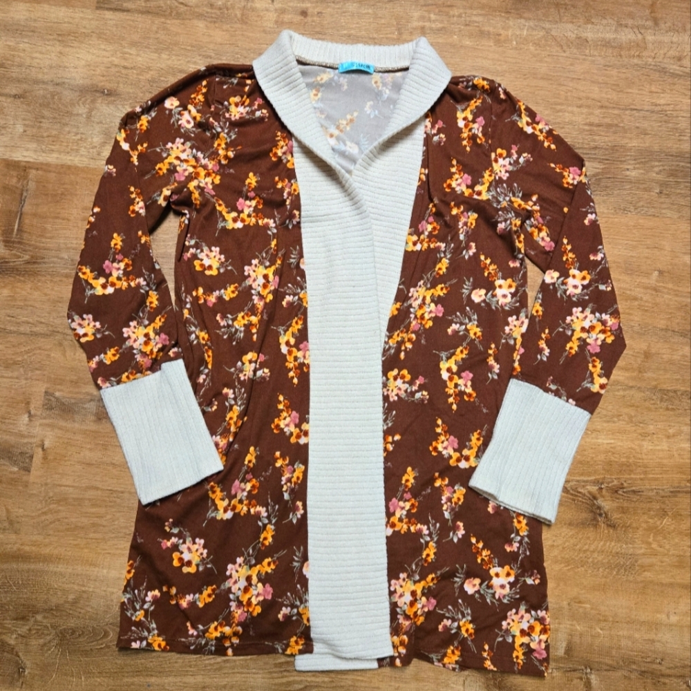 🇺🇸Floral Brown Cardigan with Cream Accents